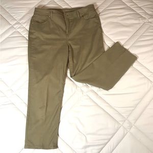 Chico’s The Platinum Crop olive green pants. Size 1.5